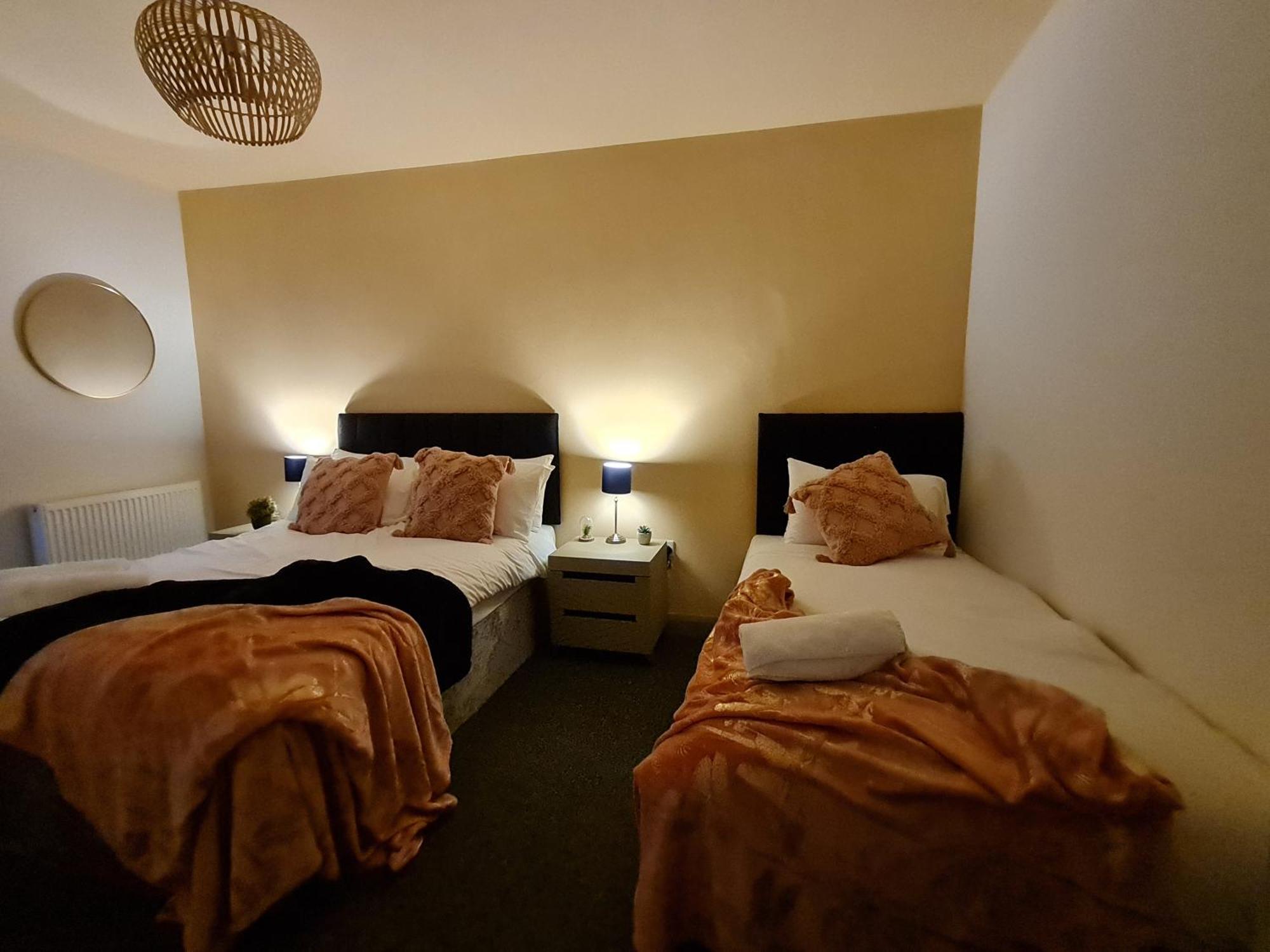 4 Bedroom Luxury House. Bike Park Wales. Secure Bike Store. Brecon Beacons Dowlais Екстериор снимка