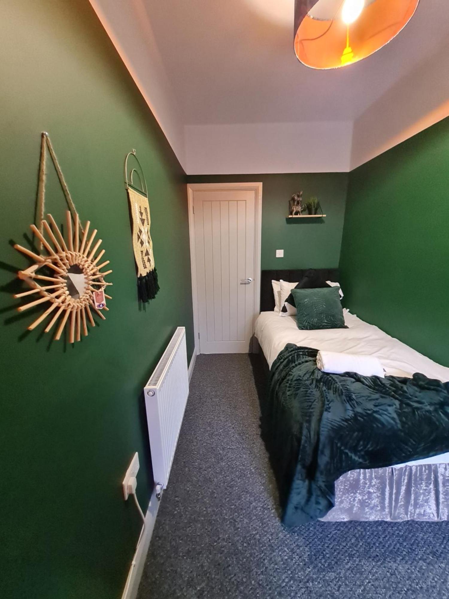 4 Bedroom Luxury House. Bike Park Wales. Secure Bike Store. Brecon Beacons Dowlais Екстериор снимка